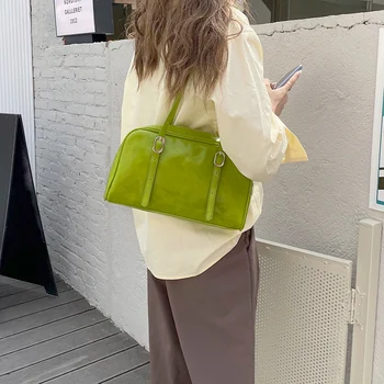 Винтажная зеленая сумка через плечо 2023 года, Новый женский материал PU, Индивидуальный дизайн регулируемого плечевого ремня, модная сумка для пригородных поездок